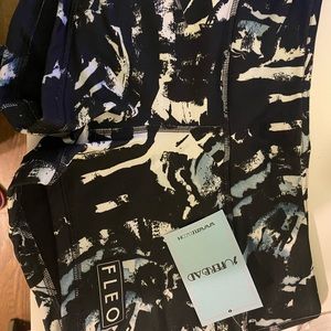 Fleo NWT large hint of blue 3.25 - double lined